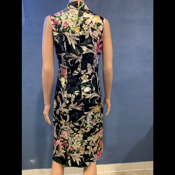 Dress - Picture 3 of 4